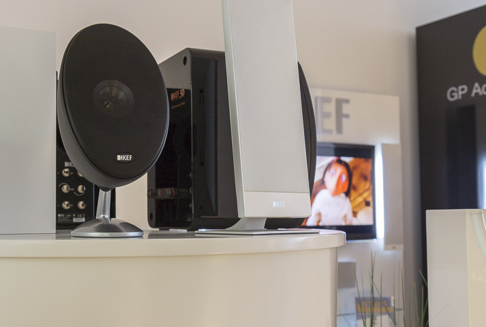 KEF Е305